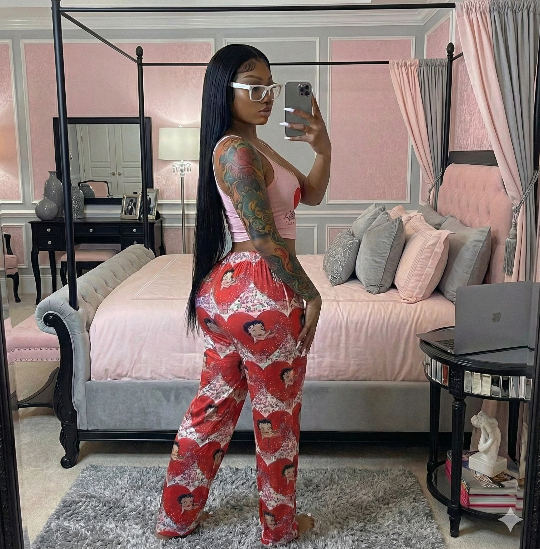 Sassy & Sweet: Betty Boop Iconic Heart Women's Pajama Pants